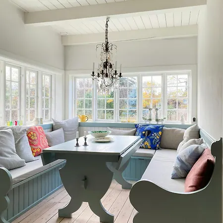 Дом отдыха Thatched Idyll Close To The Sea In Liseleje